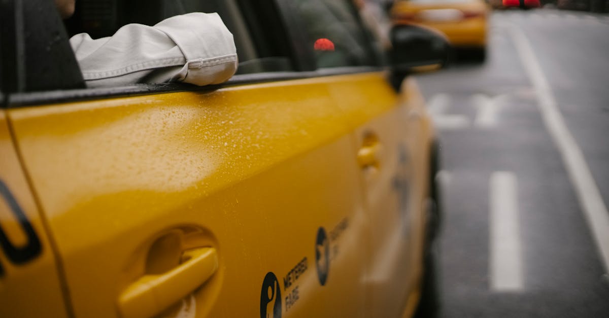 réservez votre taxi en toute simplicité ! profitez d'un service de taxi fiable, rapide et confortable pour tous vos déplacements en ville ou vers l'aéroport. disponibilité 24h/24 et tarifs compétitifs.