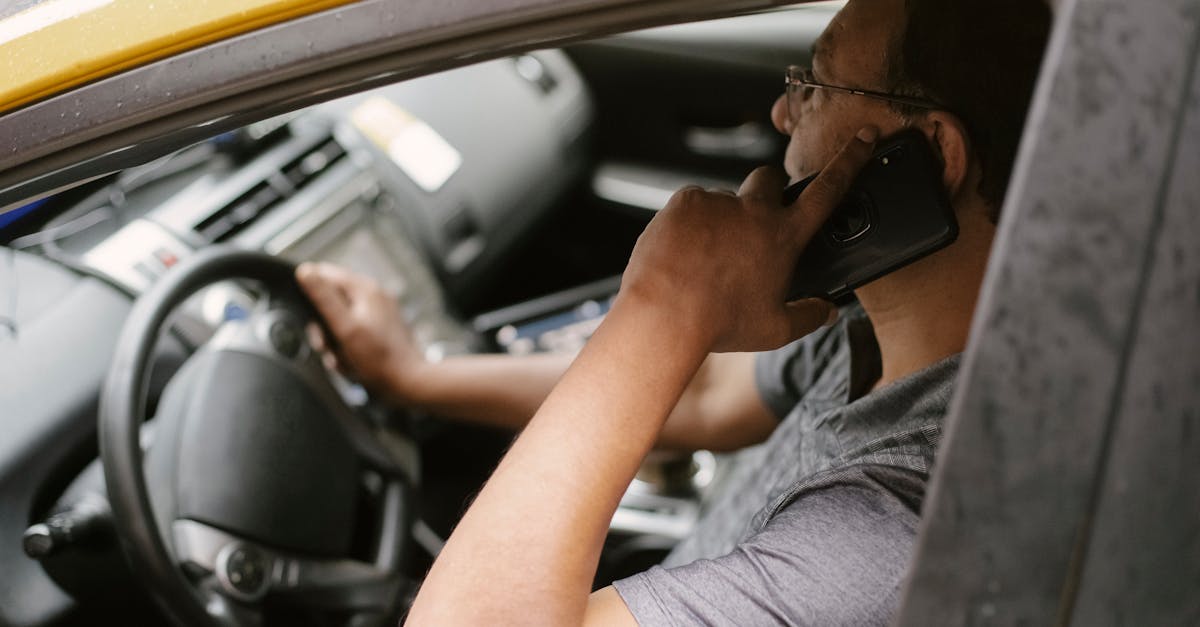 découvrez les principales réglementations encadrant la profession de chauffeur de taxi : formation obligatoire, licences, obligations légales et droits des conducteurs pour exercer en toute conformité.