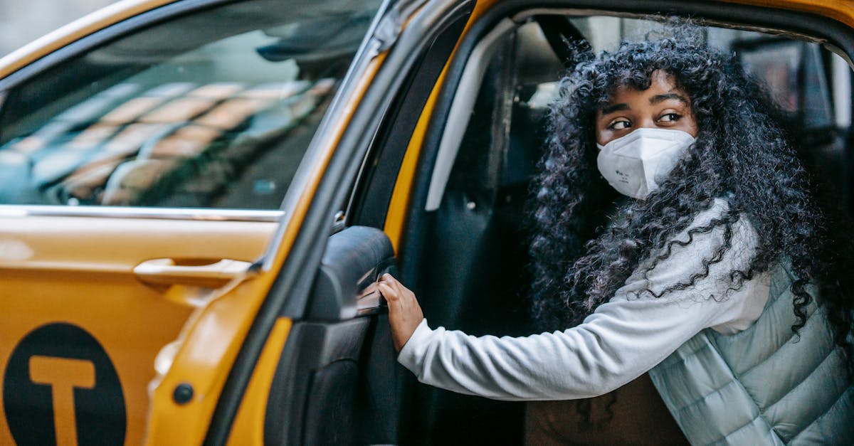 découvrez nos conseils essentiels pour garantir votre sécurité lors de vos trajets en taxi. apprenez à reconnaître les taxis fiables et voyagez sereinement, que ce soit de jour comme de nuit.