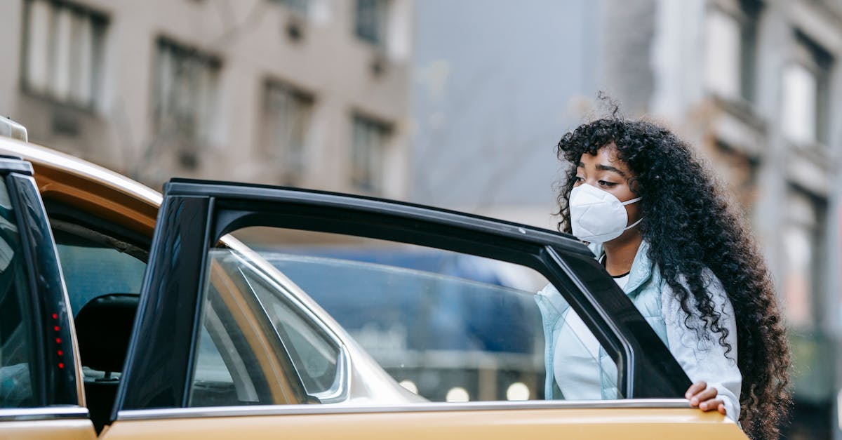 découvrez nos conseils essentiels pour garantir votre sécurité lors de la prise d’un taxi. suivez nos recommandations pour voyager sereinement en taxi, que ce soit de jour ou de nuit.