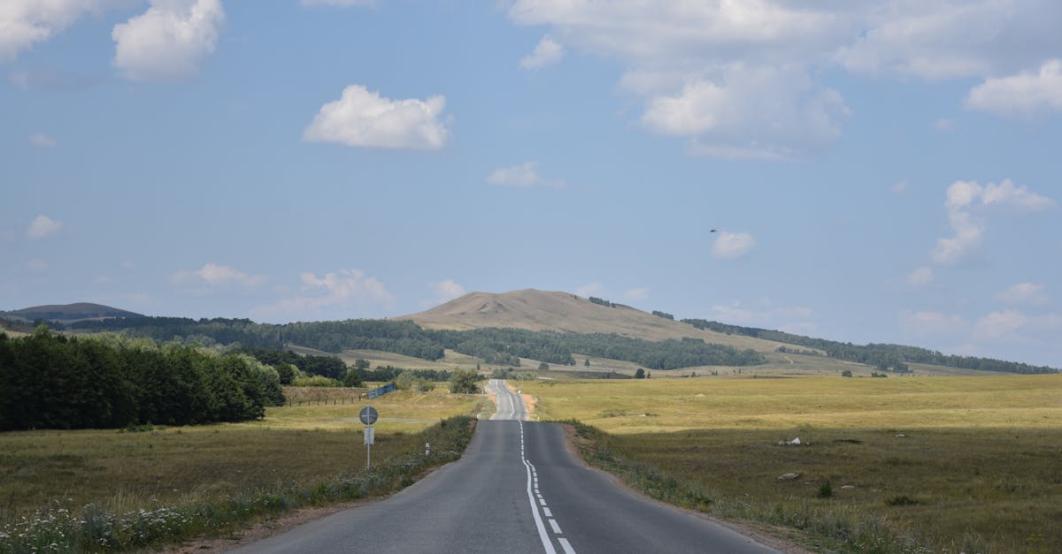 voyagez confortablement avec notre service de taxi longue distance, rapide et fiable, disponible 24h/24 pour tous vos trajets interurbains.