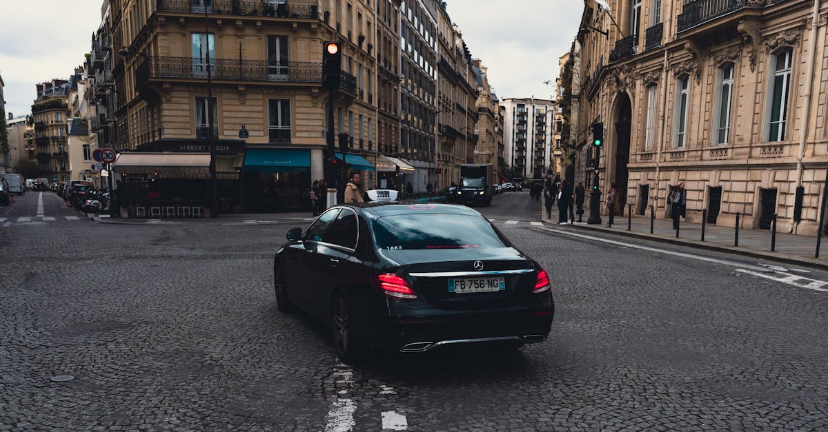 découvrez les taxis les plus rapides de paris pour un trajet efficace et sans attente. réservez votre course en un clic et profitez d'un service de qualité dans la capitale française.