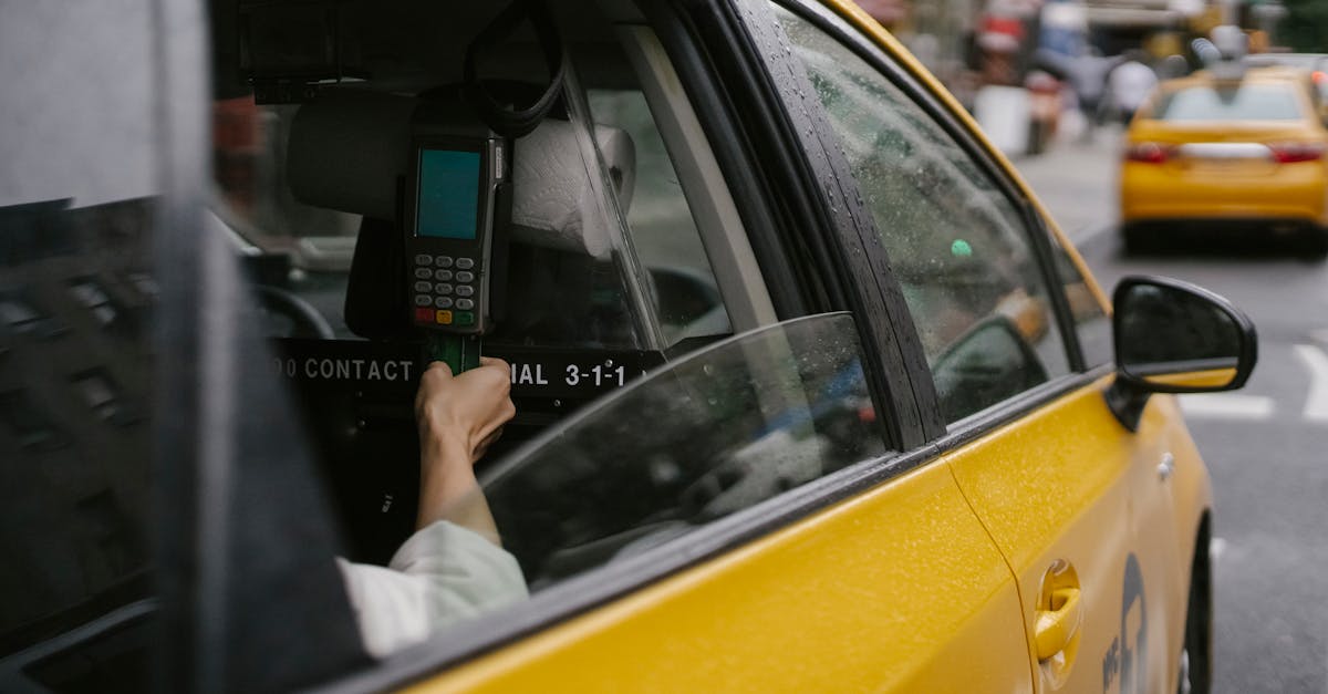 découvrez notre processus simple et rapide de réservation de taxi pour un trajet en toute sérénité.