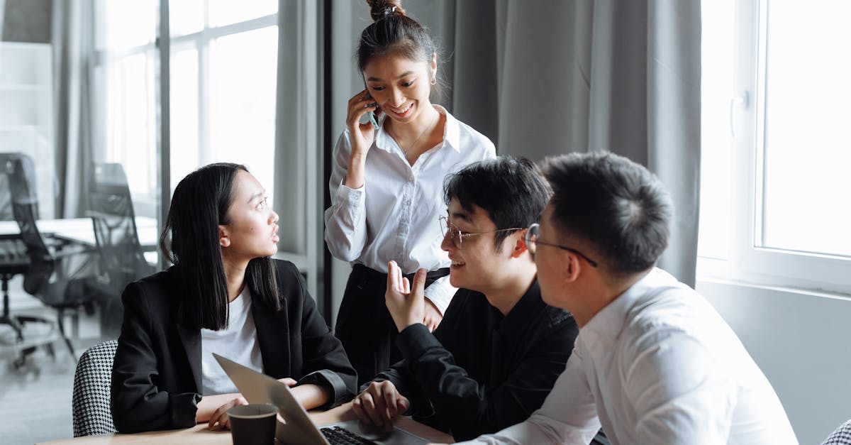 lancez votre startup de taxi avec notre guide complet pour créer une entreprise de transport innovante et efficace.