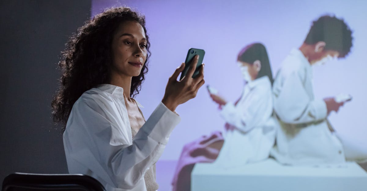 découvrez l'impact de la digitalisation sur les entreprises et la société, en explorant les transformations technologiques, économiques et sociales qu'elle engendre.